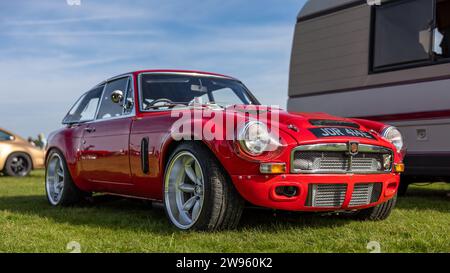 1967 MGB GT, in mostra al Bicester Heritage Scramble l'8 ottobre 2023. Foto Stock