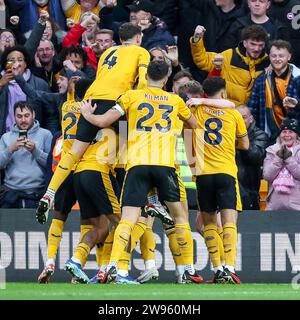 Wolverhampton, Regno Unito. 24 dicembre 2023. Durante la partita di Premier League tra Wolverhampton Wanderers e Chelsea a Molineux, Wolverhampton, Inghilterra, il 24 dicembre 2023. Foto di Stuart Leggett. Solo per uso editoriale, licenza necessaria per uso commerciale. Nessun utilizzo in scommesse, giochi o pubblicazioni di un singolo club/campionato/giocatore. Credito: UK Sports Pics Ltd/Alamy Live News Foto Stock