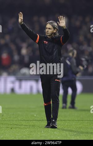 Salerno, Italia. 22 dicembre 2023. L'allenatore italiano della Salernitana Filippo Inzaghi gesticolò durante la partita di serie A tra Unione sportiva Salernitana vs AC Milan allo Stadio Arechi di Salerno il 22 dicembre 2023. Credito: Agenzia fotografica indipendente/Alamy Live News Foto Stock