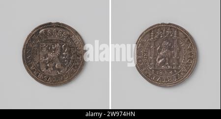 Free Duchy Brabant, medaglia d'argento 1584. Fronte: Stemma coronato all'interno di Tweeregelig Dischanging. Al contrario: leone, seduto all'interno del cancello onorario sopra l'anno in Brabante di capement in argento (metallo) Foto Stock