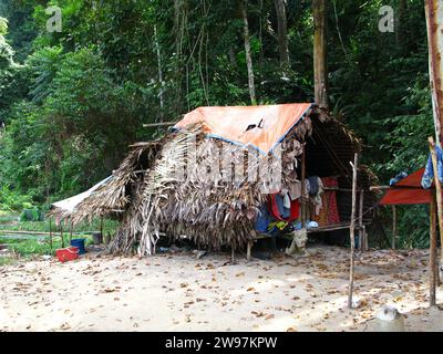 Tribù nel parco nazionale di Taman Negara, Malesia Foto Stock