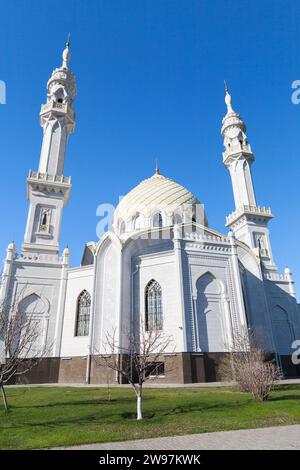 Moschea bianca del Museo storico e architettonico dello Stato di Bolgar. Distretto di Spassky, Repubblica di Tatarstan Foto Stock