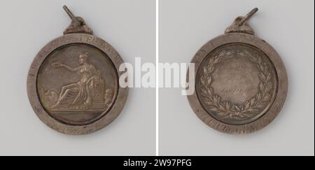 accademia di disegno di 's-Hertogenbosch, primo premio dell'antiquariato, assegnato a P.A. De Bergh, G.F. Sartorius Jr. (Possibile), medaglia d'argento 1827 per indossare e portare l'anello. Fronte: Giovane donna, disegno rappresentativo, siede su un trono con stemma, contro il quale Hoorn si appoggia in abbondanza; tiene la corona nella sua vasta mano destra; ai piedi davanti a lei: Tavolozza, passante e rotolo di carta; dietro la sua testa scolpita all'interno. Inverso: Iscrizione Binnen Lauwerkrans and Dischanging Netherlands Silver (metallo) colpisce (lavorazione dei metalli) / incisione del Bosch Foto Stock