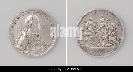 Preliminary Peace of Breslavia, Johan George Holtzhey, 1742 - 1756 History Medal Medaglia d'argento. Parte anteriore: Uomo petto con corona di alloro all'interno del cambio. Pendente: Due guerrieri elmetti, che rappresentano Frederik II van Prussia e Karel van Lorraine, in armatura romana, con Bellona con torcia e spada tra di loro, accolsero la pace, raffigurata come una donna seduta su nuvole, con due stemmi, appoggiati su un corno di abbondanza, bastone di mercurio e peacemak; a terra giacciono scudi, spada e lancia, sullo sfondo faccia alla città di Breslavia e arare contadino in un cambiamento; Cut: Inscription. Amster Foto Stock