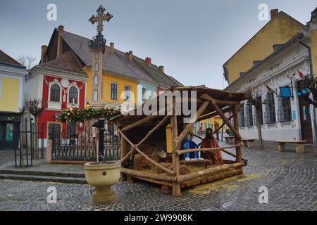 Dicembre 25, 2023. Szentendre, Ungheria tempo, il giorno dopo Natale l'acqua del Danubio è molto alta. Credit Ilona Barna, BIPHOTONEWS, Alamy Live News Foto Stock