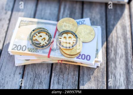 Bitcoin Coins e altre valute elettroniche Foto Stock