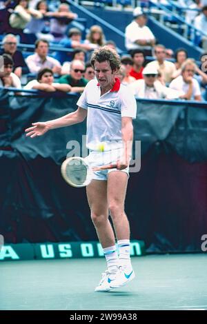 John McEnroe (USA) partecipa agli US Open Tennis 1981. Foto Stock