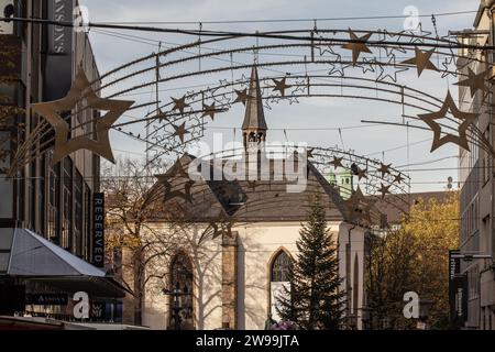 Foto della marktkirche di essen. La chiesa del mercato di Essen , Gertrudiskirche fino alla fine del XIX secolo , si trova nel centro di Essen, sulla strada Foto Stock