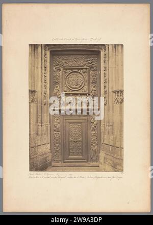 Deur van de Saint-Maclou te Rouen porta Jean Goujon, c. 1875 - c. 1900 Fotografia Chiesa di Saint-Maclou cartone. sportello di stampa per albumi di supporto fotografico. Parti esterne della chiesa e annessi: Portale Chiesa di Saint-Maclou Foto Stock