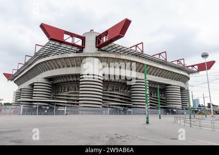 Milano, Italia, 1 agosto 2023. Lo stadio Giuseppe Meazza, chiamato anche stadio San Siro, è uno stadio di calcio. Il contenitore è la sede del c Foto Stock