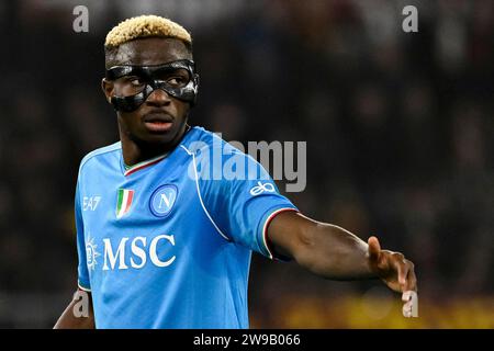 Victor Osimhen della SSC Napoli gesti durante la partita di serie A tra AS Roma e SSC Napoli allo stadio Olimpico di Roma, 23 dicembre 2023. Foto Stock