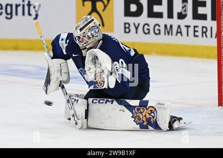 Gothenburg, Svezia. 26 dicembre 2023. Gothenburg, Svezia 20231226Finlandia Niklas Kokko durante il girone IIHF World Junior Championship Una partita di hockey su ghiaccio tra Finlandia e Canada allo Scandinavium di Gothenburg, Svezia, 26 dicembre 2023. Foto: Björn Larsson Rosvall/TT/Kod 9200 crediti: TT News Agency/Alamy Live News Foto Stock