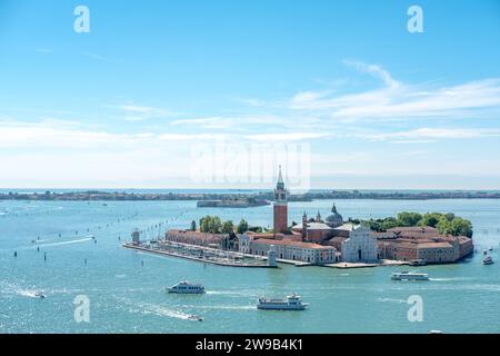 Vista aerea di Venezia con la chiesa di San Giorgio di maggiore. Venezia è la capitale della regione Veneto del nord Italia Foto Stock
