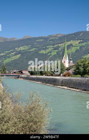 Villaggio di Zell am Ziller,Zillertal,Tirol,Austria, Foto Stock