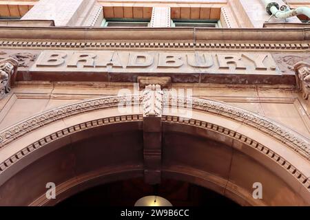 Los Angeles, California: Il Bradbury Building, edificio storico in stile art deco costruito nel 1893 situato al 304 South Broadway, Los Angeles Foto Stock