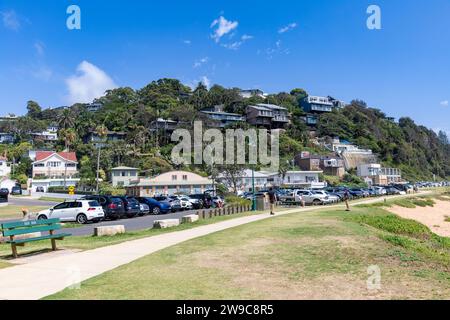 Palm Beach, sobborgo di Sydney sulle spiagge settentrionali e vista del sobborgo e della spiaggia, Sydney, NSW, Australia Foto Stock