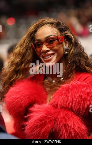 Washington, DC, USA. 26 dicembre 2023. Winnie Harlow partecipa al Washington Wizards vs Orlando Game alla Capital One Arena di Washington, DC il 26 dicembre 2023. Crediti: Mpi34/Media Punch/Alamy Live News Foto Stock