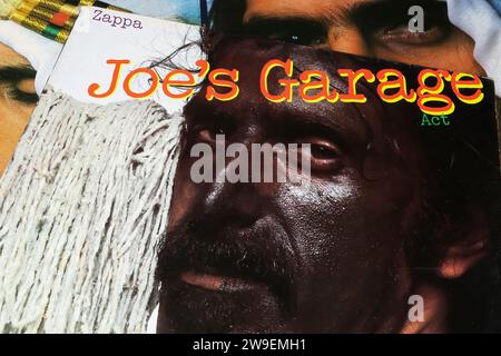 Viersen, Germania - 9 maggio. 2023: Closeup of Singer Frank Zappa copertina vinile Joes Garage del 1979 Foto Stock