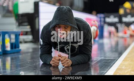 Bamberg, Deutschland. 27 dicembre 2023. Bild: Isaiah Washington (Wuerzburg Baskets, 11). 27.12.2023, pallacanestro, BBL, Bamberg Baskets - Wuerzburg Baskets, GER, Wuerzburg, tectake Arena. Credito: dpa/Alamy Live News Foto Stock