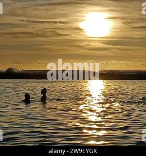 Tramonto sull'oceano in paradiso Foto Stock