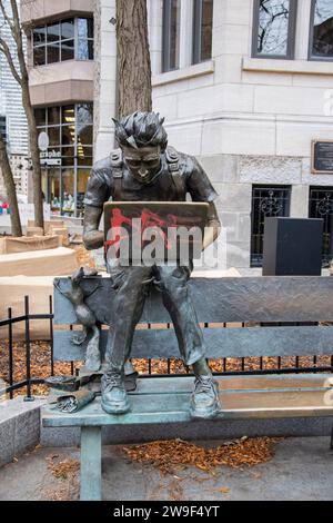 Statua degli studenti universitari in Sherbrooke Street nel centro di Montreal, Quebec, Canada Foto Stock