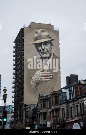 Ritratto di Leonard Cohen su Crescent Street nel centro di Montreal, Quebec, Canada Foto Stock