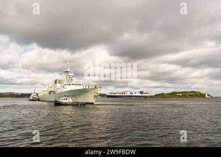 HMCS Fredericton durante la prima Halifax International Fleet Week nel settembre 2023. Foto Stock