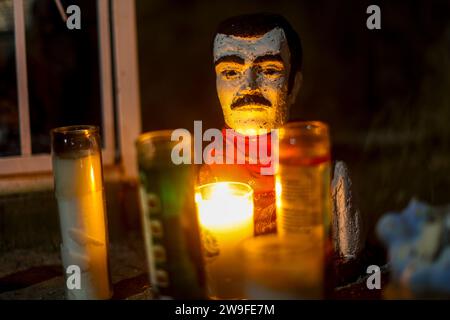 Jesús Malverde E Portacandele Nella Vigina In Forno Il Giorno Della ...