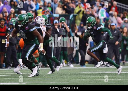 Annapolis, MD, USA. 27 dicembre 2023. Ricevitore Tulane Green Wave Wide YULKEITH BROWN (5) in azione durante il Military Bowl Wednesday 2023, DEC. 27, 2023; al Navy-Marine Corps Memorial Stadium di Annapolis, Md (Immagine di credito: © Saquan Stimpson/ZUMA Press Wire) SOLO USO EDITORIALE! Non per USO commerciale! Foto Stock