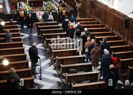 ROERMOND - le parti interessate salutano l'ex vescovo Harrie Smeets di Roermond nella Cappella Carolus. Smeets morì all'età di 63 anni a causa di un tumore al cervello. ANP RAMON MANGOLD paesi bassi fuori - belgio fuori Foto Stock