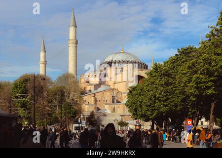 Grande Moschea di Santa Sofia, ex cattedrale e icona architettonica e culturale della civiltà bizantina e ortodossa orientale a Istanbul, Turchia Foto Stock