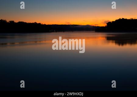 Fiume Connecticut sunrise, Middletown Lions Park, Middletown, Connecticut Foto Stock