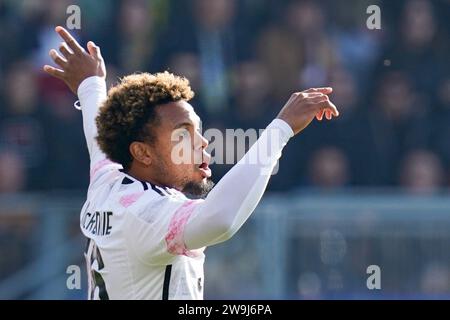 Frosinone, Italia. 23 dicembre 2023. Weston McKennie della Juventus FC gestures durante il match di serie A Tim tra Frosinone calcio e Juventus FC allo Stadio Benito Stirpe il 23 dicembre 2023 a Frosinone, in Italia. Crediti: Giuseppe Maffia/Alamy Live News Foto Stock