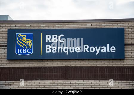 Insegna RBC Royal Bank in francese a Pincourt, Quebec, Canada Foto Stock