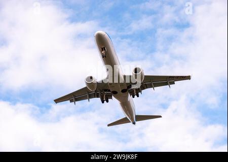 Decollo degli aerei passeggeri, aeroporto di Stoccarda, Baden-Wuerttemberg, Germania Foto Stock