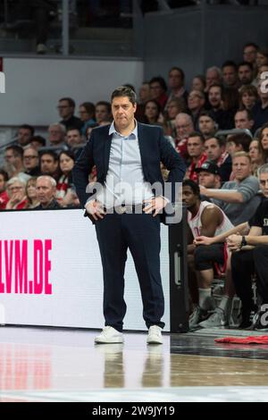 Bamberg, Deutschland. 27 dicembre 2023. Bamberg, Deutschland 27. Dicembre 2023: 1.BBL - 2023/2024 - Bamberg Baskets vs. Würzburg Baskets IM Bild: Credit: dpa/Alamy Live News Foto Stock