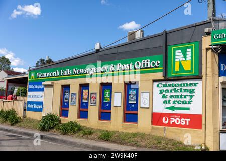 Wentworth Falls è una città nel parco nazionale delle Blue Mountains vicino a Sydney in Australia, nuova agenzia locale e ufficio postale che vende carte e giornali Foto Stock