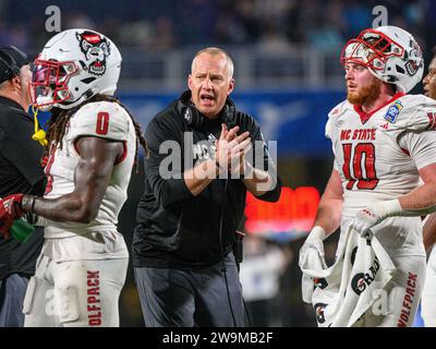 28 dicembre 2023: Il capo-allenatore degli NC State Dave Doeren durante la seconda metà del Pop Tarts Bowl. Kansas State sconfisse N.C. State 28-13 a Orlando, Florida. Romeo T Guzman/Cal Sport Media Foto Stock