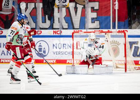 Norimberga, Deutschland. 28 dicembre 2023. Dennis Endras (44, Augsburger Panther AEV), Nuernberg Ice Tigers vs. Augsburger Panther, DEL, 32. Spieltag, 28.12.2023, foto: Thomas Hahn/Eibner-Pressefoto Credit: dpa/Alamy Live News Foto Stock