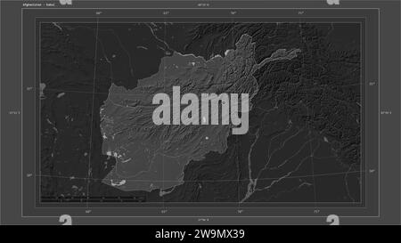 Afghanistan evidenziato su una mappa di elevazione a Bilevel con mappa di laghi e fiumi con la capitale del paese, griglia cartografica, scala di distanza e m Foto Stock