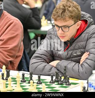 Hastings, Regno Unito. 29 dicembre 2023. Stockham, Oliver durante il Caplin Hastings International Chess Congress a Horntye Park, Hastings, East Sussex, Regno Unito. Crediti: LFP/Alamy Live News Foto Stock