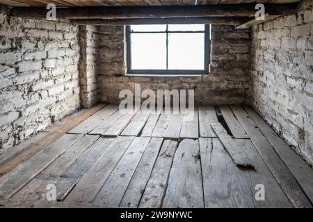 Sistemazione per internati, comprese zone notte e bagni nei campi di concentramento di Auschwitz e Birkenau, Polonia Foto Stock