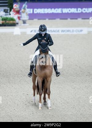 Charlotte Defalque del Belgio con Botticelli durante la FEI Dressage World Cup Free Style al Jumping Mechelen il 29 dicembre 2023, Nekkerhal, Belgio (foto di Maxime David - MXIMD Pictures) Foto Stock