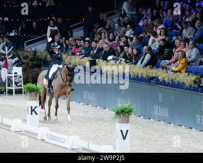 Charlotte Defalque del Belgio con Botticelli durante la FEI Dressage World Cup Free Style al Jumping Mechelen il 29 dicembre 2023, Nekkerhal, Belgio (foto di Maxime David - MXIMD Pictures) Foto Stock