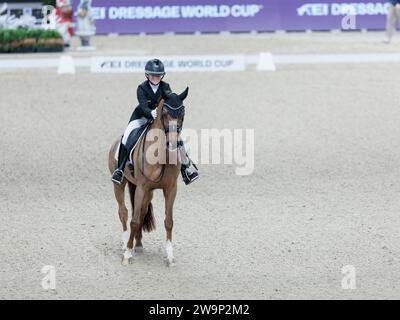 Charlotte Defalque del Belgio con Botticelli durante la FEI Dressage World Cup Free Style al Jumping Mechelen il 29 dicembre 2023, Nekkerhal, Belgio (foto di Maxime David - MXIMD Pictures) Foto Stock