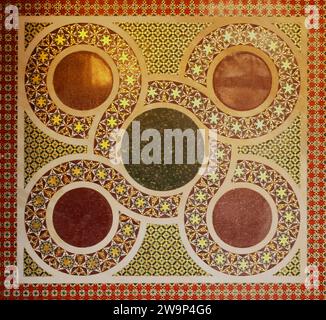 Decorazioni a mosaico in stile arabo-cristiano Foto Stock