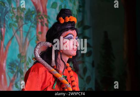 Dialogo tra RAM, Lakshman e Sita durante la messa in scena di Ramlila. Foto Stock