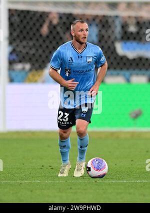 Sydney, Australia. 29 dicembre 2023. Rhyan Bert Grant della squadra del Sydney FC è visto in azione durante la partita della stagione A-League 2023/24 del decimo round tra Sydney FC e Wellington Phoenix FC tenutasi all'Allianz Stadium. Punteggio finale Sydney FC 3:1 Wellington Phoenix FC. Credito: SOPA Images Limited/Alamy Live News Foto Stock