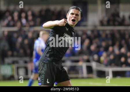 Bristol, Inghilterra. 29 dicembre 2023. George Dobson del Charlton Athletic festeggia dopo i punteggi dello Slobodan Tedic durante la partita Sky Bet EFL League One Bristol Rovers e Charlton Athletic. Kyle Andrews/Alamy Live News Foto Stock