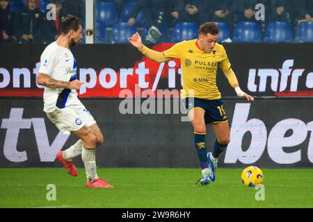 Genova, Italia. 29 dicembre 2023. Serie A, 18Â° giorno, Genova, Ferraris, Genova-Inter, nella foto: Retegui durante Genoa CFC vs Inter - FC Internazionale, partita di serie A A Genova, Italia, dicembre 29 2023 credito: Agenzia fotografica indipendente/Alamy Live News Foto Stock